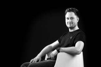 Loris Dickau