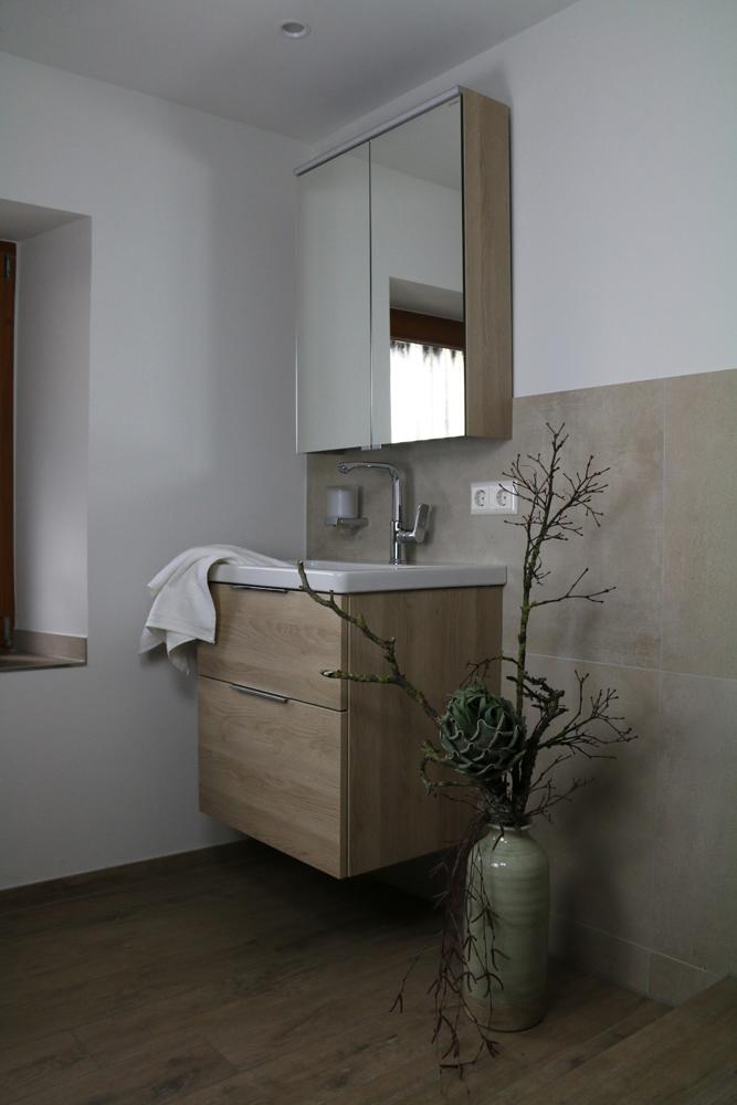 Waschtisch in Holzoptik